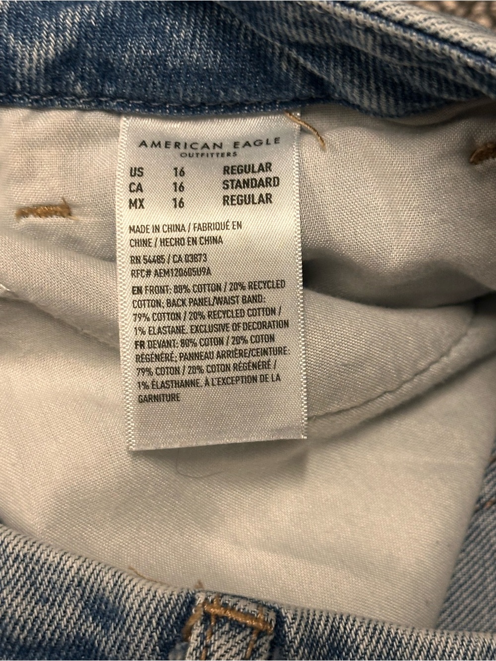 American Eagle Light Wash High-Rise Mom Jeans - Picture 6 of 7